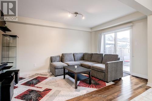 6 - 10 Pumpkin Pass, Hamilton, ON - Indoor Photo Showing Living Room