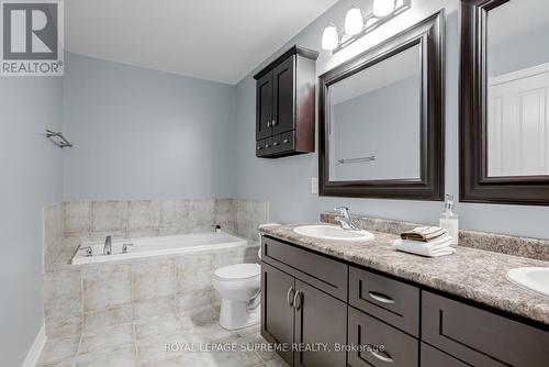 6 - 10 Pumpkin Pass, Hamilton, ON - Indoor Photo Showing Bathroom