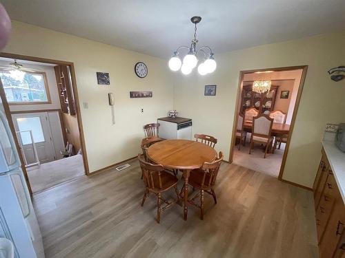 40 Juniper Bay, Brandon, MB - Indoor Photo Showing Dining Room