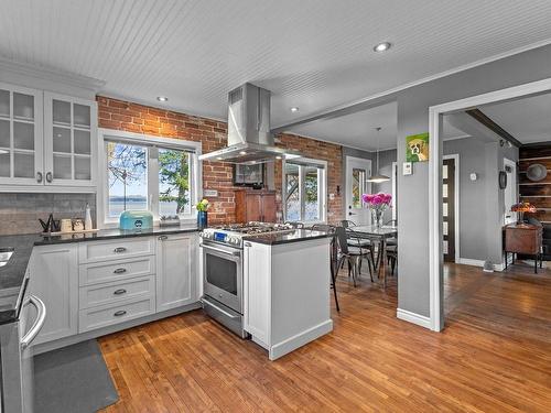 Kitchen - 2402 Rue Meadow, Clarenceville, QC - Indoor Photo Showing Kitchen