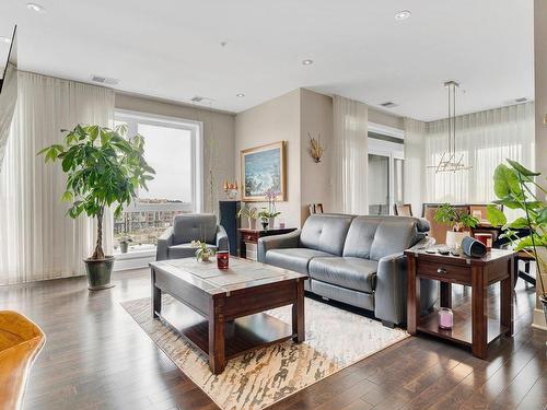 Salon - 601-305 Rue Carmelle-Boutin, Blainville, QC - Indoor Photo Showing Living Room