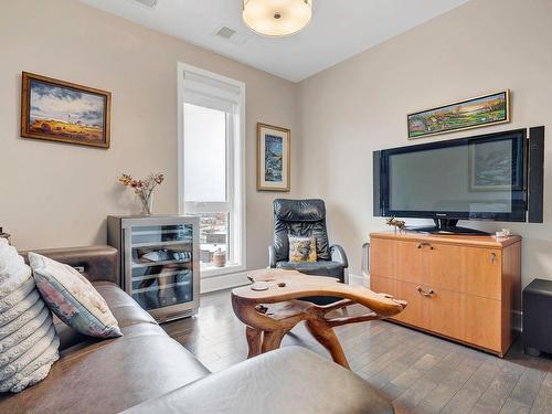 Chambre Ã Â coucher - 601-305 Rue Carmelle-Boutin, Blainville, QC - Indoor Photo Showing Living Room