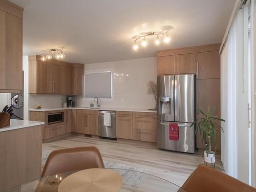 116 Huron Crescent, Thunder Bay, ON - Indoor Photo Showing Kitchen