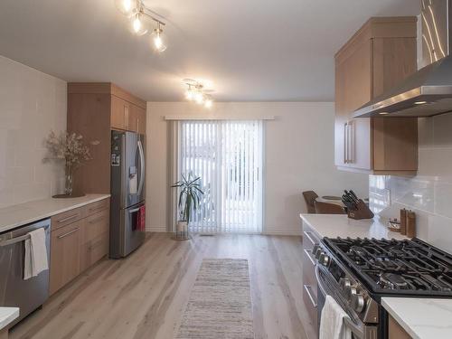 116 Huron Crescent, Thunder Bay, ON - Indoor Photo Showing Kitchen