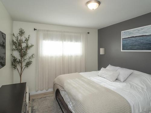 116 Huron Crescent, Thunder Bay, ON - Indoor Photo Showing Bedroom