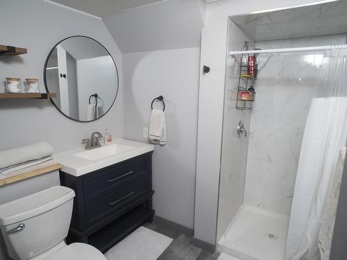 116 Huron Crescent, Thunder Bay, ON - Indoor Photo Showing Bathroom