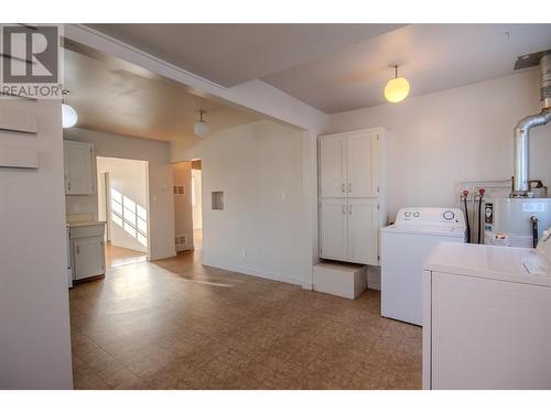 336 100A Avenue, Dawson Creek, BC - Indoor Photo Showing Laundry Room