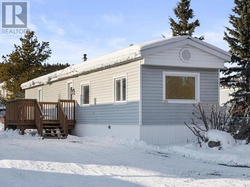 211-200 Lobird Road, Whitehorse, YT - Outdoor