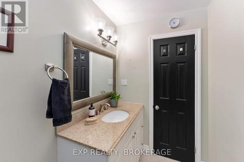 109 Virginia Street, Kingston, ON - Indoor Photo Showing Bathroom