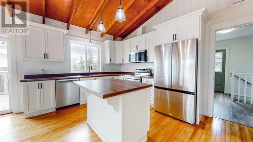 240 Middle Gull Pond Road, Middle Gull Pond, NL - Indoor Photo Showing Kitchen