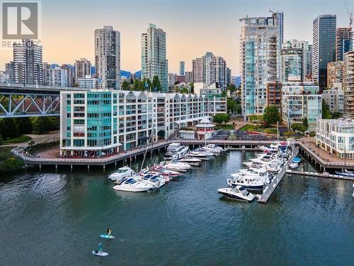 903 1000 Beach Avenue, Vancouver, BC - Outdoor With Body Of Water