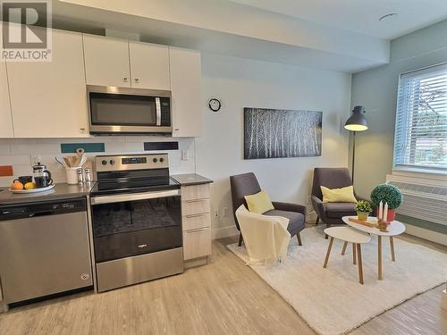 107 Yew Street Unit# 203, Kamloops, BC - Indoor Photo Showing Kitchen