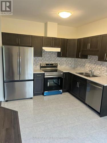 146 Willson Drive, Thorold, ON - Indoor Photo Showing Kitchen With Double Sink