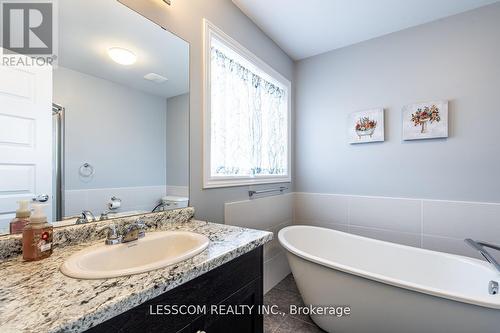 1815 Brown Drive, London, ON - Indoor Photo Showing Bathroom