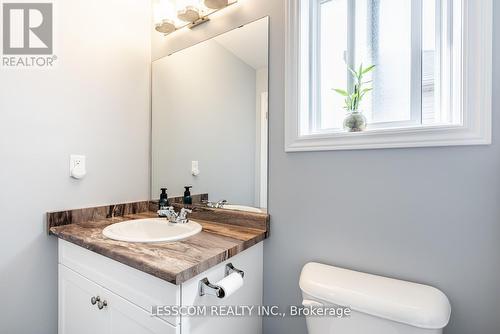 1815 Brown Drive, London, ON - Indoor Photo Showing Bathroom