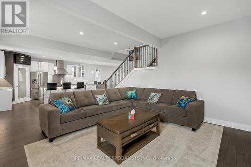 248 Summer Street, Windsor, ON - Indoor Photo Showing Living Room