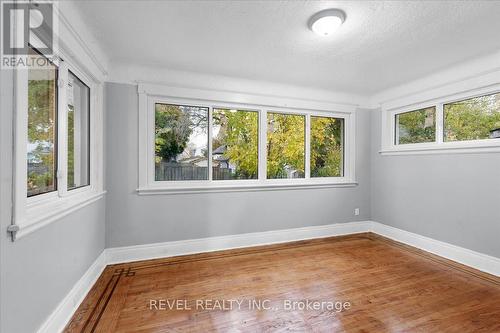 105 Edgemont Street N, Hamilton, ON - Indoor Photo Showing Other Room