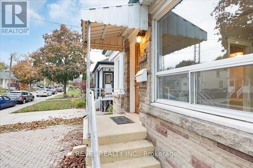 105 Edgemont Street N, Hamilton, ON - Outdoor