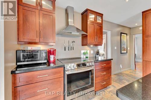 470 Elizabeth Street W, North Perth, ON - Indoor Photo Showing Kitchen