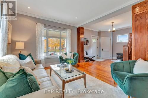 470 Elizabeth Street W, North Perth, ON - Indoor Photo Showing Living Room