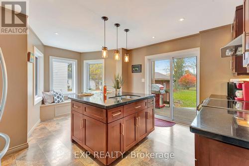 470 Elizabeth Street W, North Perth, ON - Indoor Photo Showing Kitchen With Upgraded Kitchen