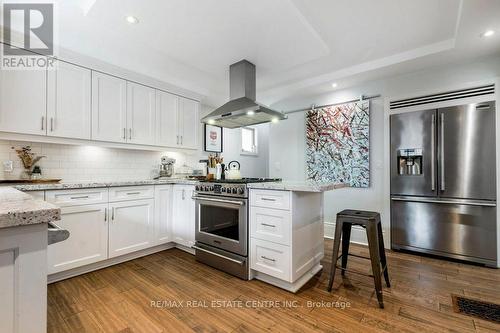 24 Ramore Street, Cambridge, ON - Indoor Photo Showing Kitchen With Upgraded Kitchen