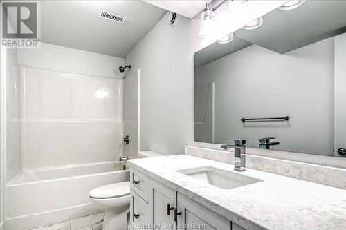 828 Moonrock, Sudbury, ON - Indoor Photo Showing Bathroom