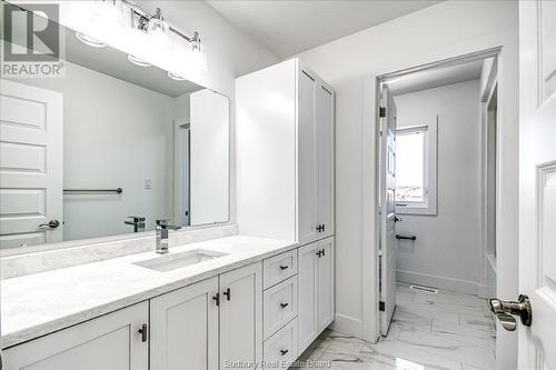 828 Moonrock, Sudbury, ON - Indoor Photo Showing Bathroom