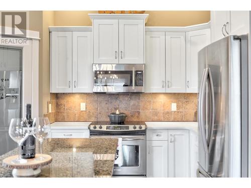 12970 Lake Hill Drive, Lake Country, BC - Indoor Photo Showing Kitchen With Stainless Steel Kitchen With Upgraded Kitchen