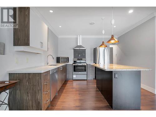 12970 Lake Hill Drive, Lake Country, BC - Indoor Photo Showing Kitchen With Stainless Steel Kitchen With Upgraded Kitchen