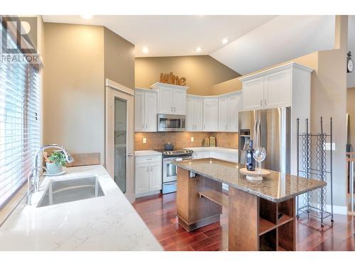 12970 Lake Hill Drive, Lake Country, BC - Indoor Photo Showing Kitchen With Stainless Steel Kitchen With Double Sink With Upgraded Kitchen