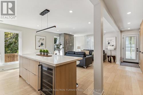 31 Kennedy Street W, Aurora, ON - Indoor Photo Showing Kitchen