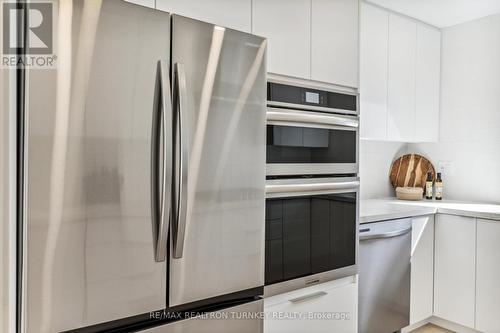 31 Kennedy Street W, Aurora, ON - Indoor Photo Showing Kitchen