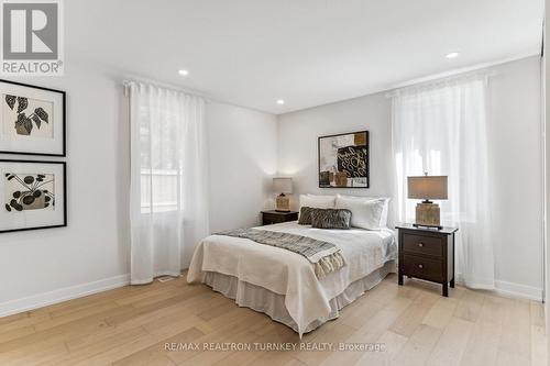 31 Kennedy Street W, Aurora, ON - Indoor Photo Showing Bedroom