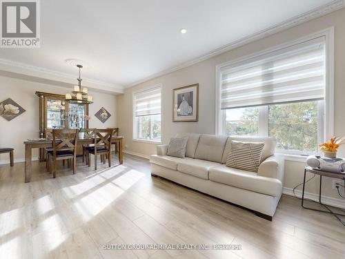 115 - 9519 Keele Street, Vaughan, ON - Indoor Photo Showing Living Room