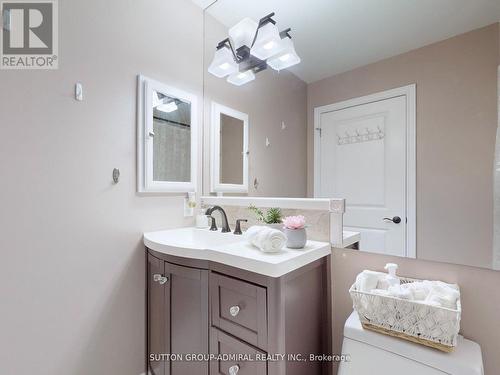 115 - 9519 Keele Street, Vaughan, ON - Indoor Photo Showing Bathroom