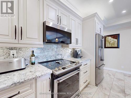 115 - 9519 Keele Street, Vaughan, ON - Indoor Photo Showing Kitchen With Upgraded Kitchen