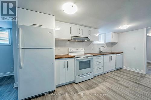 49 Park Crescent, New Tecumseth, ON - Indoor Photo Showing Kitchen