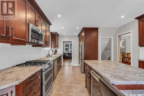 1032 University Drive, Saskatoon, SK - Indoor Photo Showing Kitchen With Upgraded Kitchen