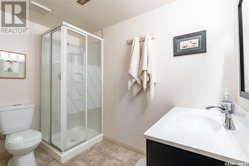 1032 University Drive, Saskatoon, SK - Indoor Photo Showing Bathroom