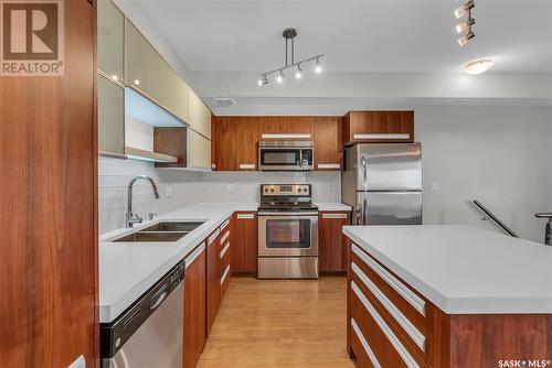 1704 1015 Patrick Crescent, Saskatoon, SK - Indoor Photo Showing Kitchen With Double Sink