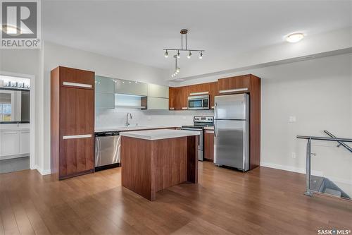 1704 1015 Patrick Crescent, Saskatoon, SK - Indoor Photo Showing Kitchen