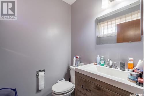 2615 Lacon Street, Regina, SK - Indoor Photo Showing Bathroom