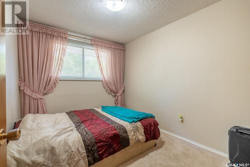 2615 Lacon Street, Regina, SK - Indoor Photo Showing Bedroom