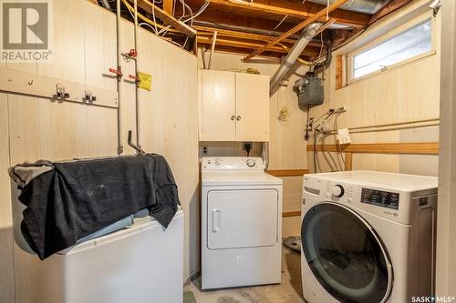 2615 Lacon Street, Regina, SK - Indoor Photo Showing Laundry Room