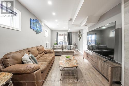 61 Carley Crescent, Barrie, ON - Indoor Photo Showing Living Room