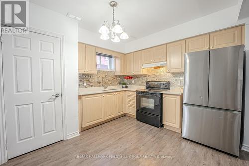 61 Carley Crescent, Barrie, ON - Indoor Photo Showing Kitchen With Stainless Steel Kitchen