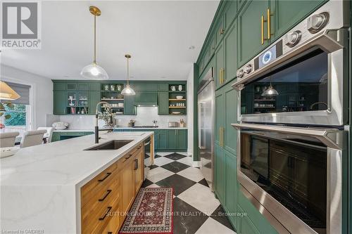 359 Nunn Court, Milton, ON - Indoor Photo Showing Kitchen