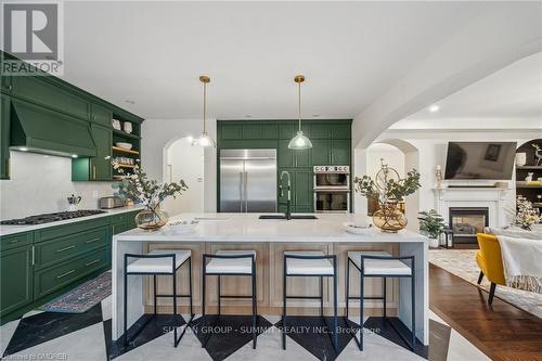 359 Nunn Court, Milton, ON - Indoor Photo Showing Kitchen With Upgraded Kitchen