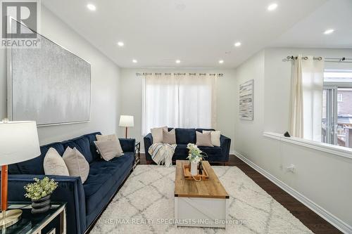 27 Fulmer Road, Brampton, ON - Indoor Photo Showing Living Room